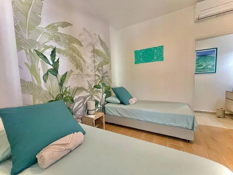 Tahatai - Private Beach, Pool, Ac, High Speed Net Paea